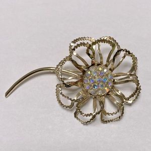 VINTAGE SARAH COVENTRY 1968 BROOCH
